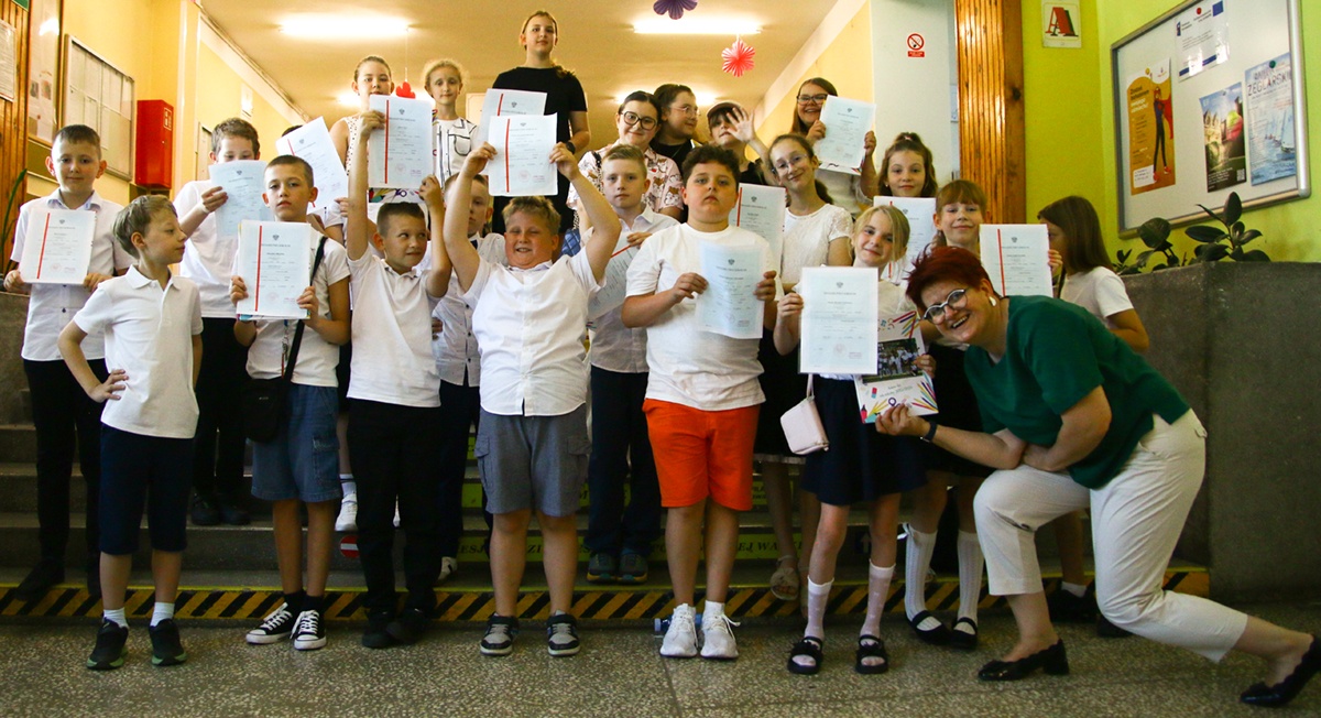 Odnośnik: https://cloud-e.edupage.org/cloud/eduresized_IMG_0587%281%29.jpg?z%3A4G4BzBwxjVnpBAGcx4QL%2BN8C59d8kiD5ODhQQpPAbliszvTG3Uc74CIVwxDKyNypPPfe6hatQugyZD5u5BlXmw%3D%3D