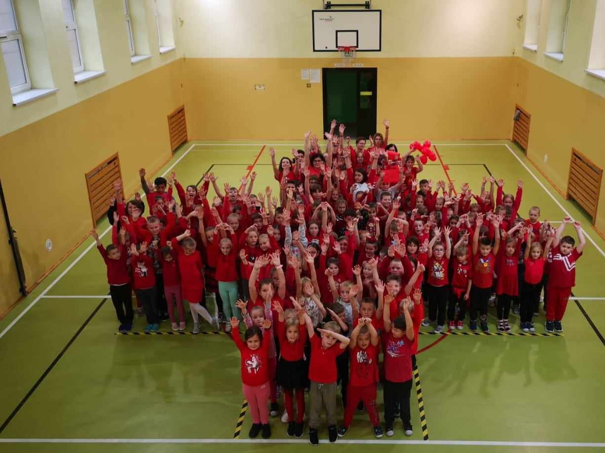 "Żywy czerwony krzyż" w Publicznej Szkole Podstawowej nr 2 w Radomsku - Obrazek 3