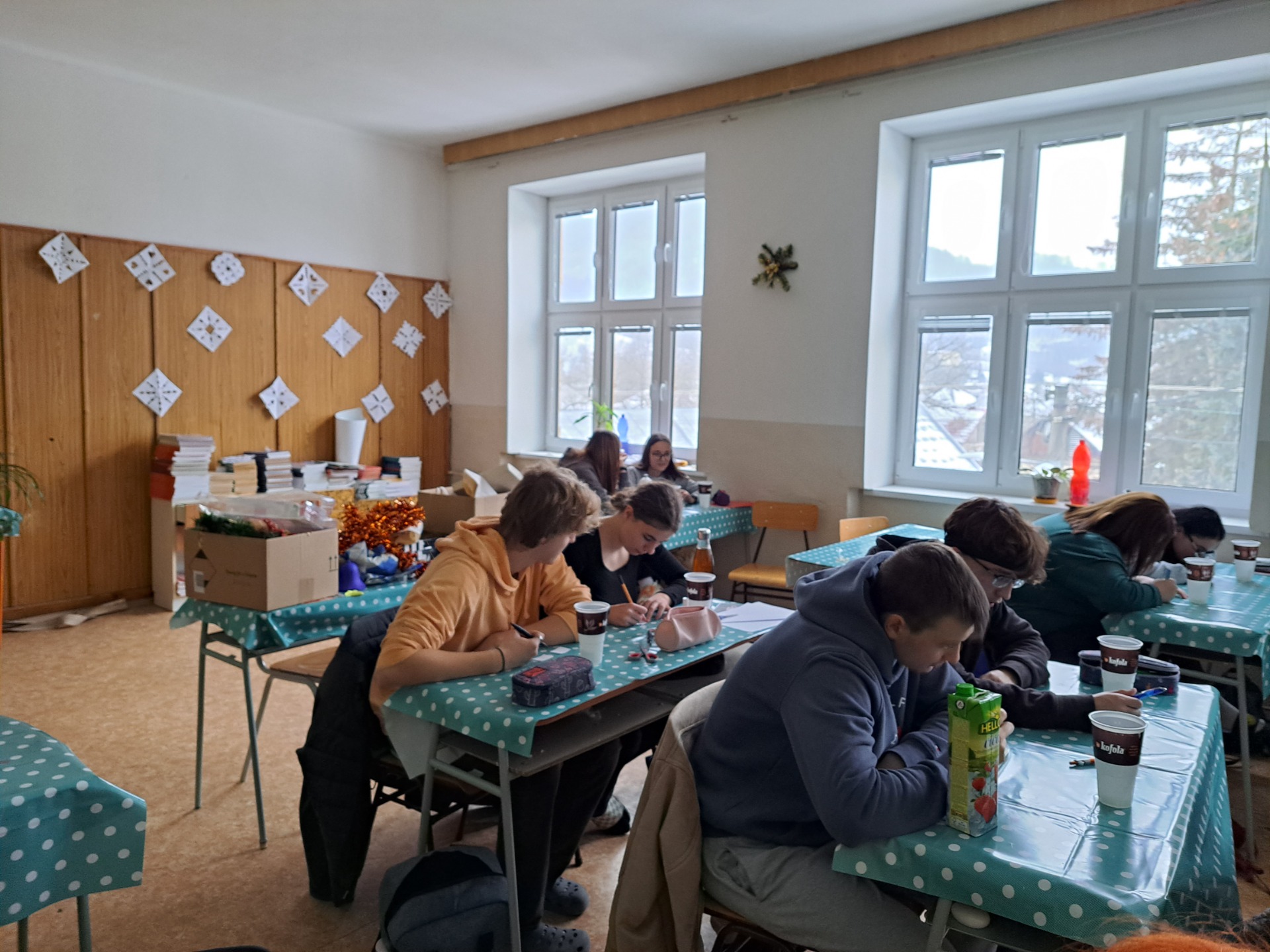 Aj naši žiaci sa zapojili do nového projektu „Kaštieľ Coburgovcov v Jelšave - historické, remeselné a ekologické centrum Gemera" - Obrázok 5