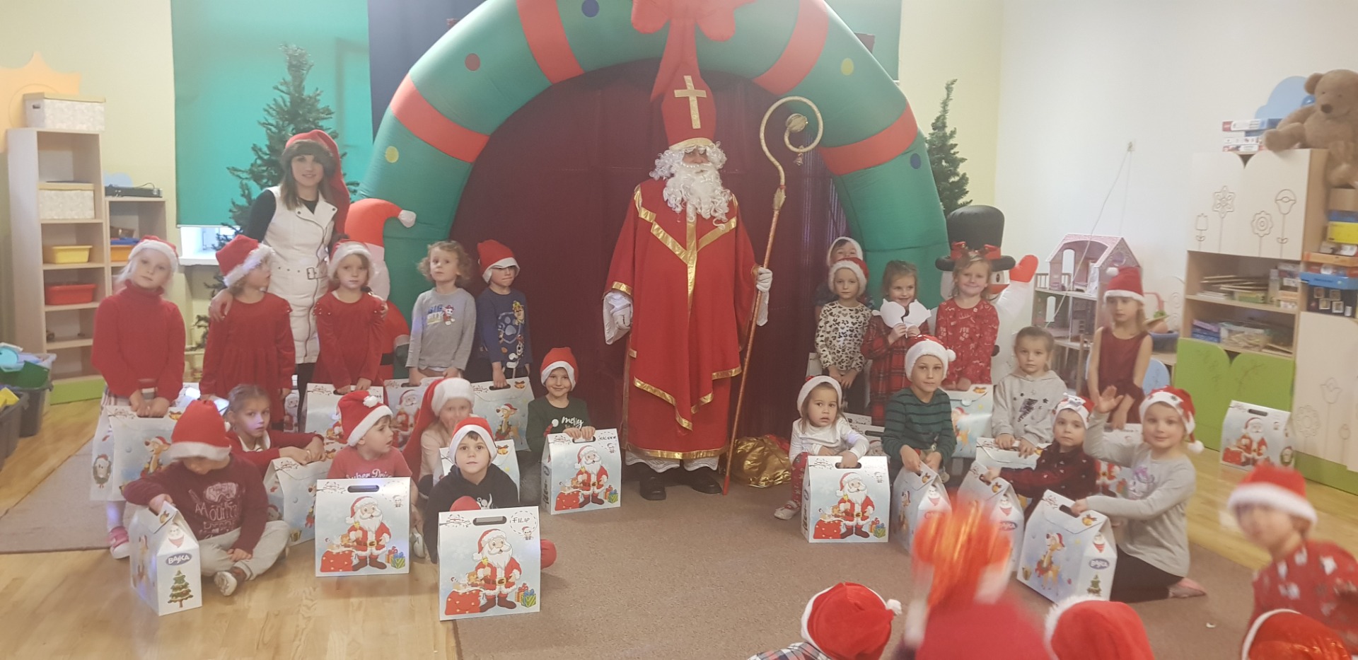 Wizyta Świętego Mikołaja w Przedszkolu w Pysznicy - Obrazek 3