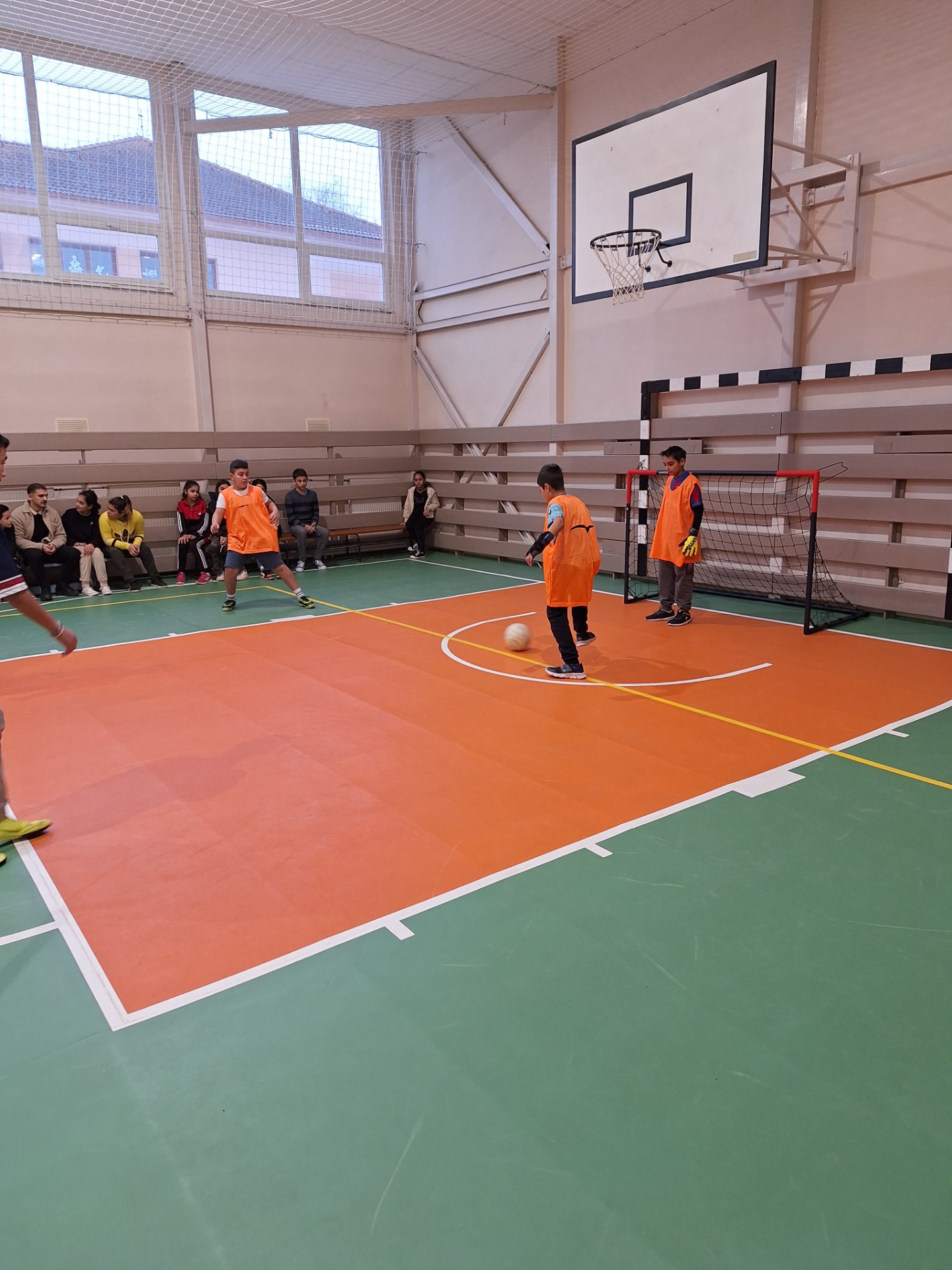 Futbalový turnaj - Iskolai futballmérkőzés - Obrázok 1
