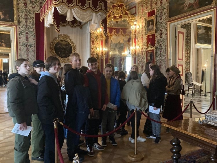 Zwiedzanie pałacowych wnętrz