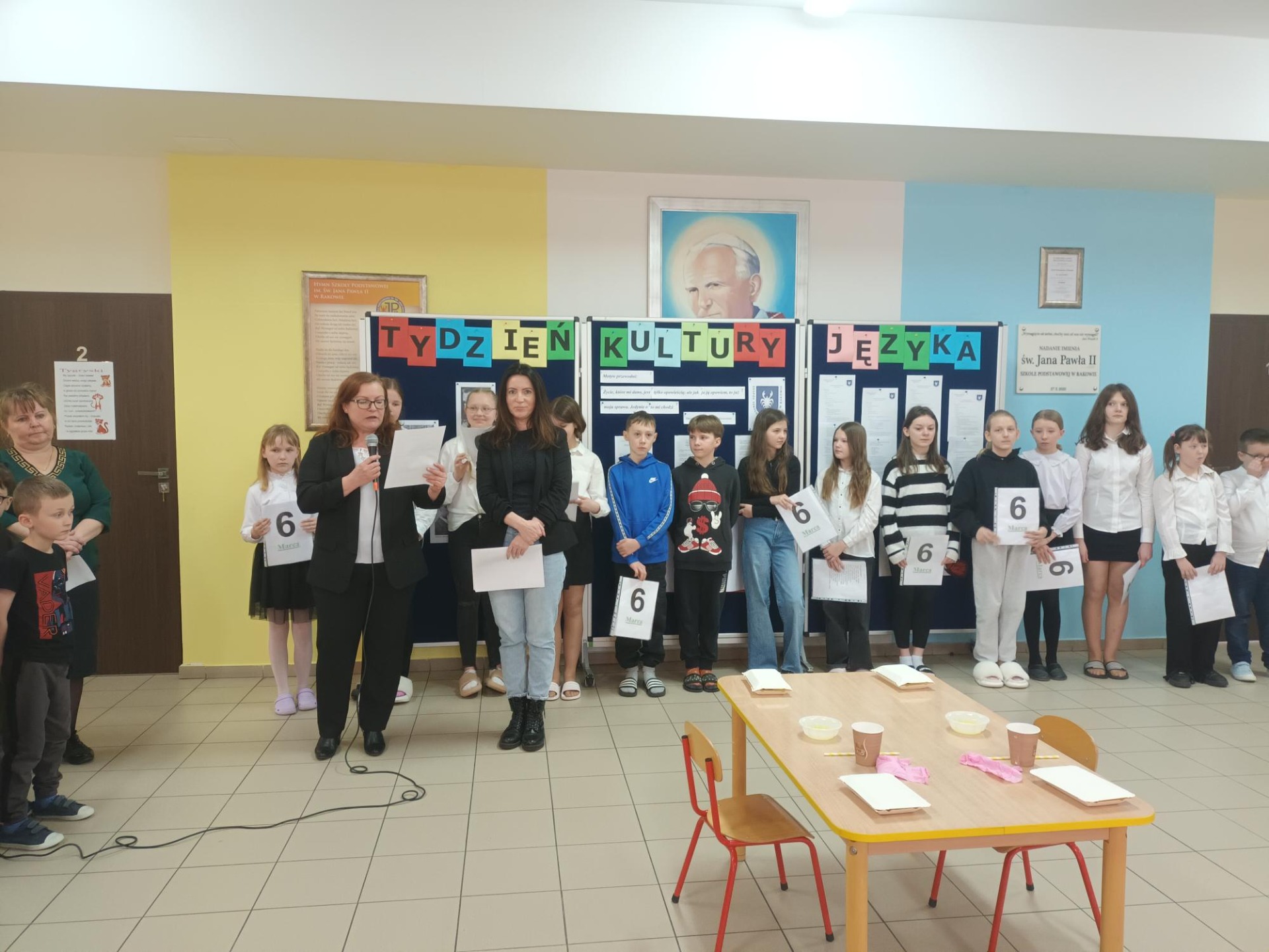 Nauczycielki języka polskiego przedstawiają program Tygodnia Kultury Języka Polskiego
