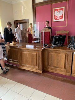 Uczniowie SP Nr 2 im. M. Kopernika  w Sądzie Rejonowym w Olecku