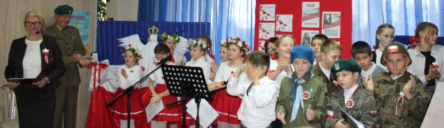 Koncert Pieśni Patriotycznych NSP Kosowo 2023 z okazji Święta Niepodległości. - Obrazek 2