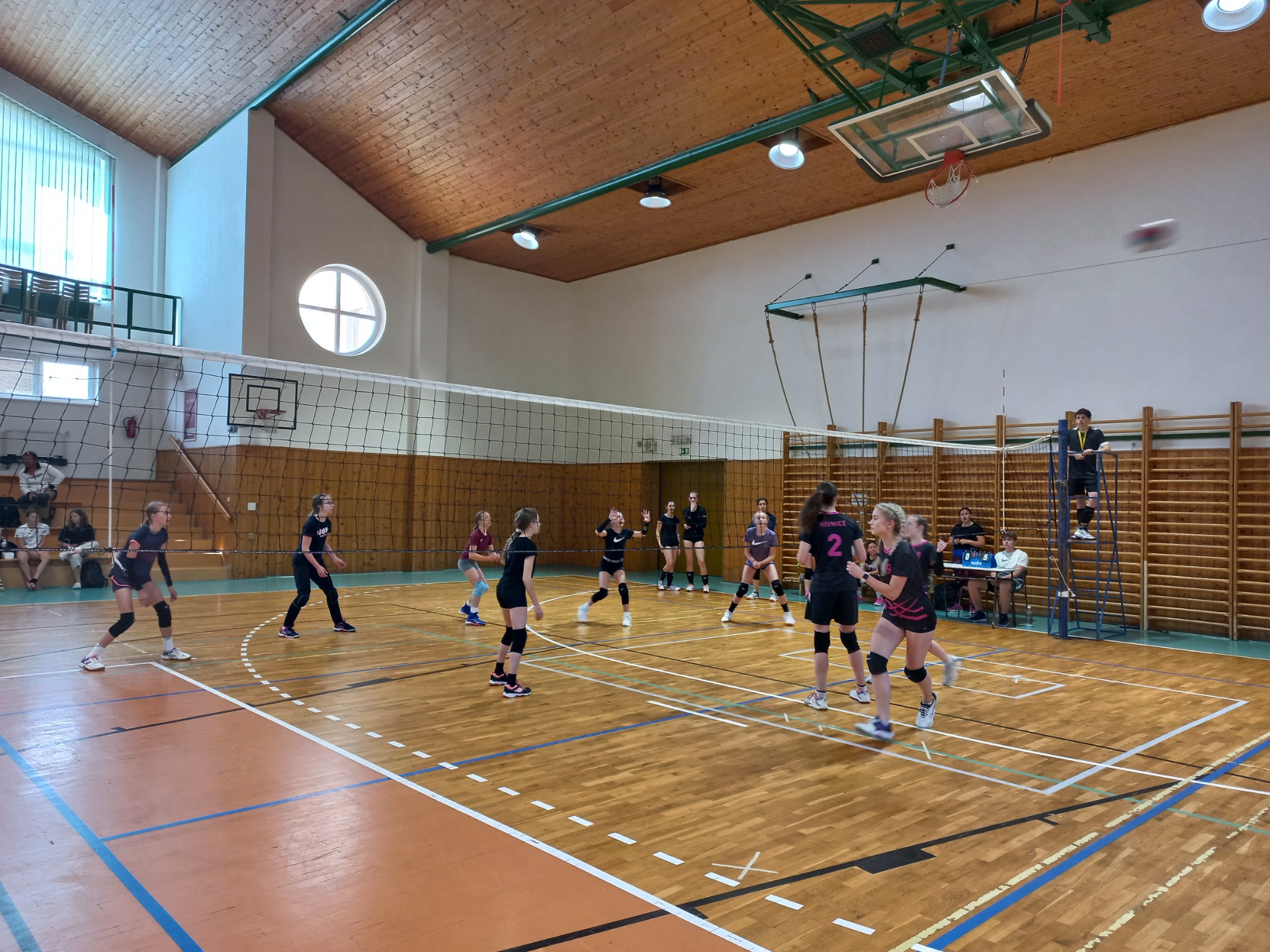 Volejbalový turnaj škol – Memoriál Zdeňka Ogrodníka - Obrázek 4