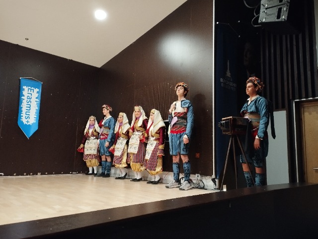 Tydzień projektowy w Izmirze- dzień 1 oficjalne powitanie w szkole - Obrazek 5