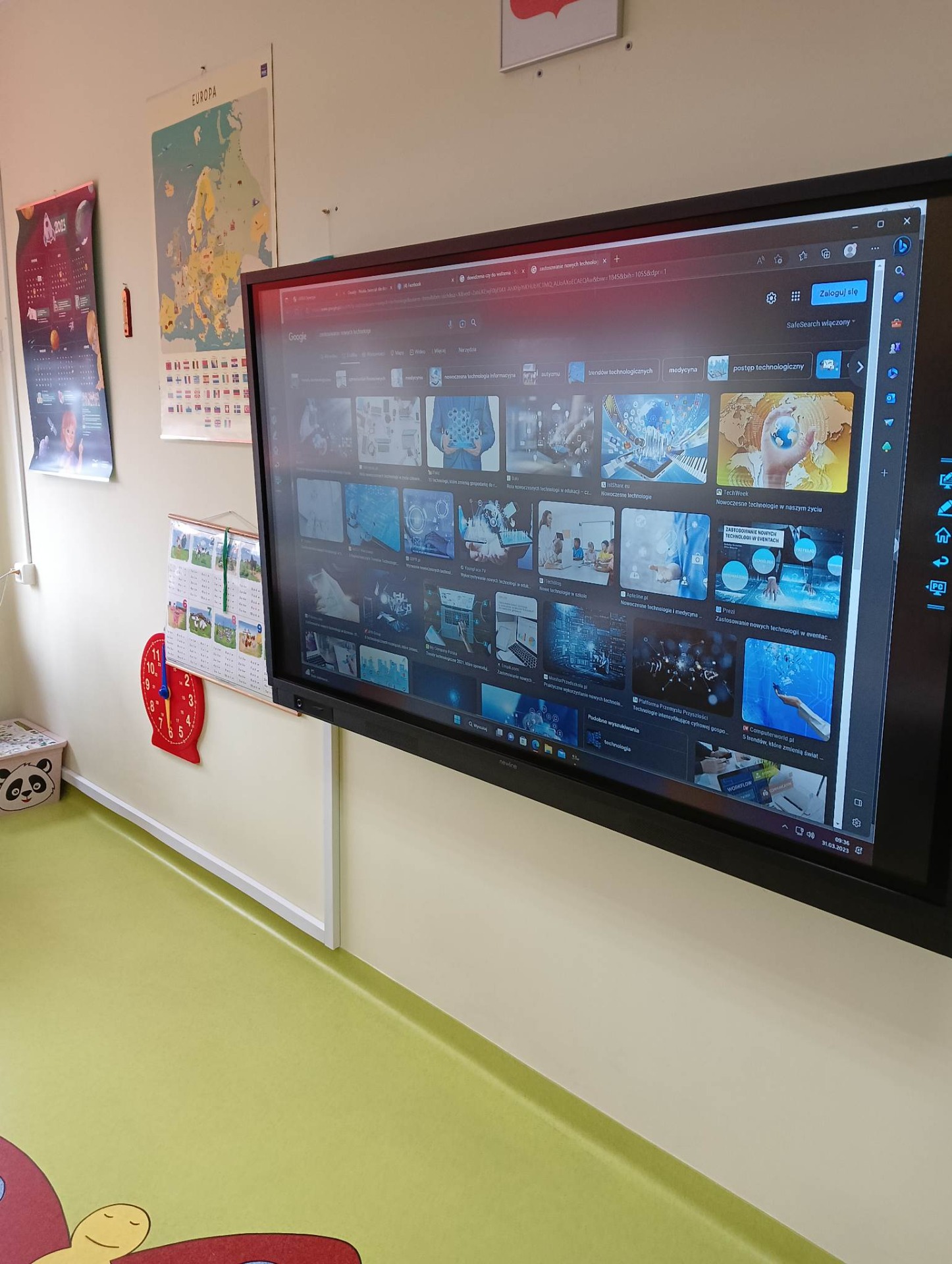 Monitor interaktywny  w sali lekcyjnej