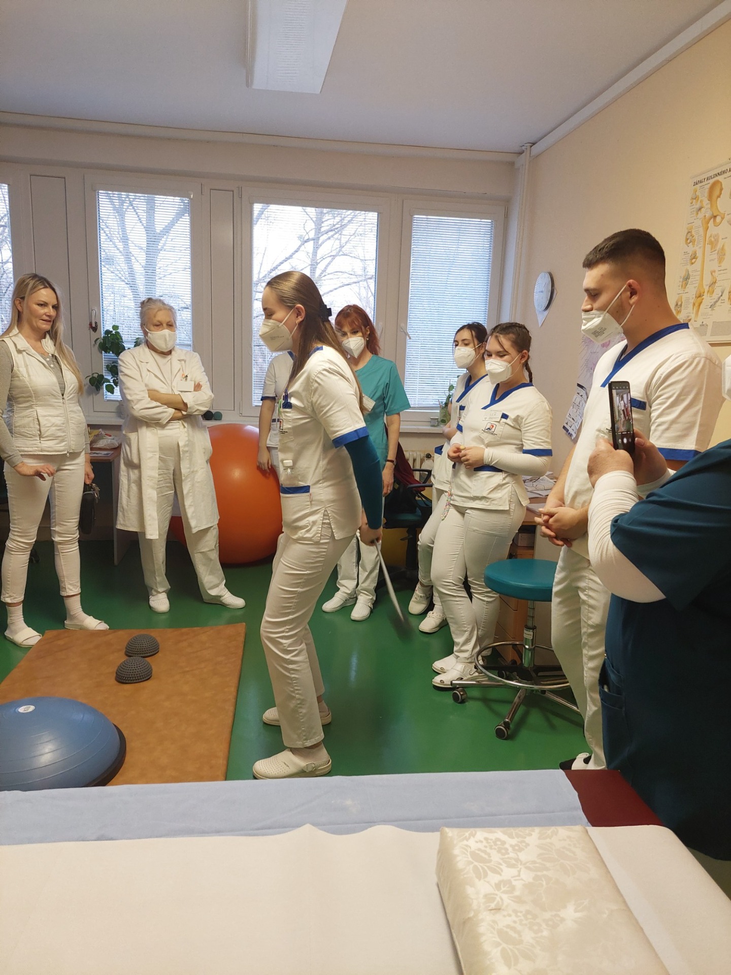Odborná exkurzia na Fyziatricko-rehabilitačnom oddelení UNB  - Obrázok 1